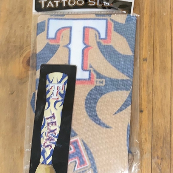 Texas Rangers sleeve - Picture 2 of 2